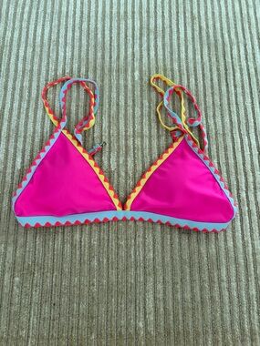 SHEIN Hot Pink Triangle Swim Top with Multicolor Trim